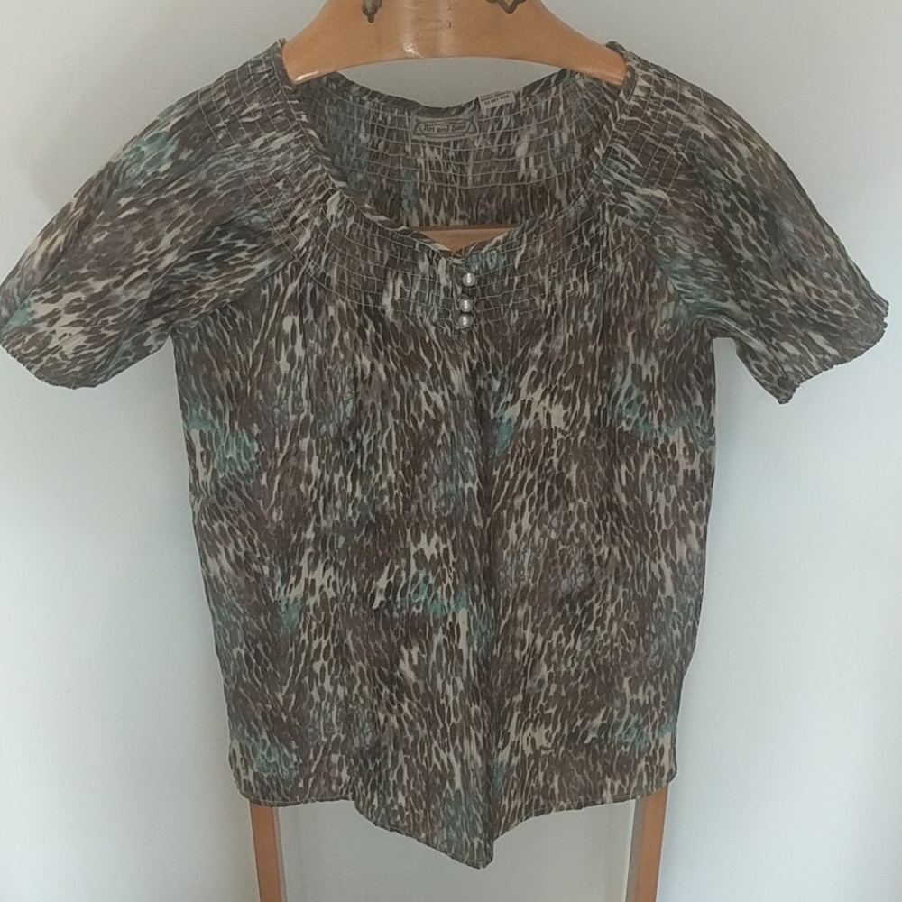 ART AND SOUL WOMEN SMALL SHIRT NWT